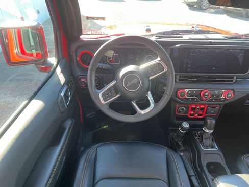 Used 2024 Jeep Wrangler Sahara w/ Technology Group image 11