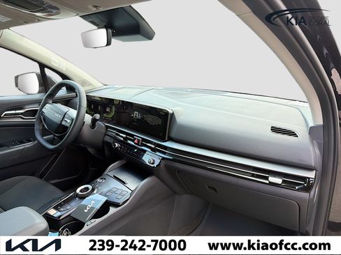 New 2026 Kia Sportage LX FWD image 12