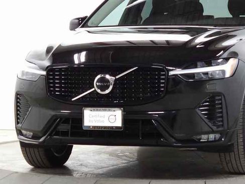 Certified 2025 Volvo XC60 B5 Core image 3