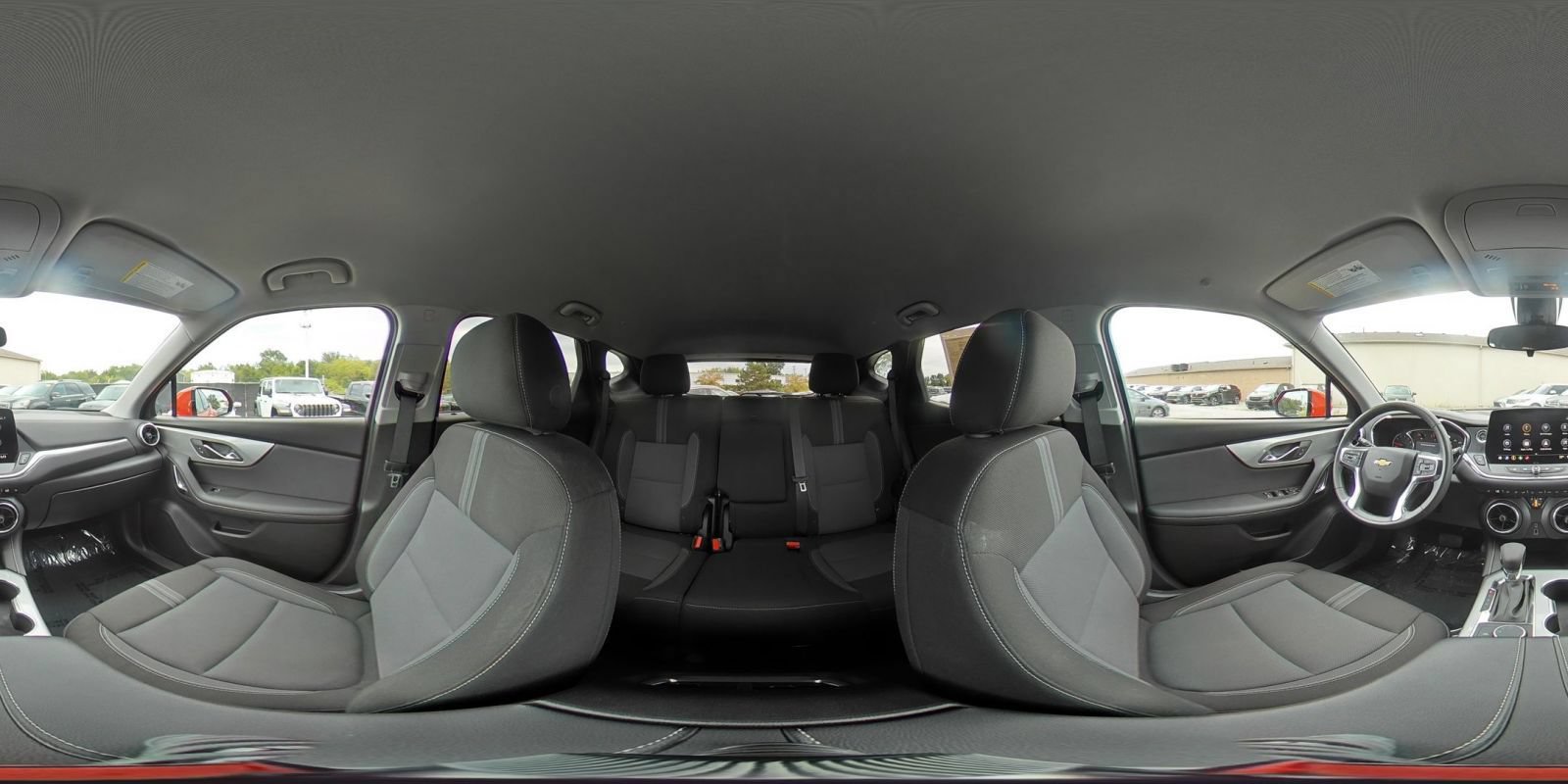 Used 2025 Chevrolet Blazer LT FWD image 43