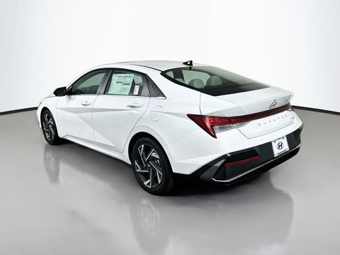New 2026 Hyundai Elantra Limited FWD image 7