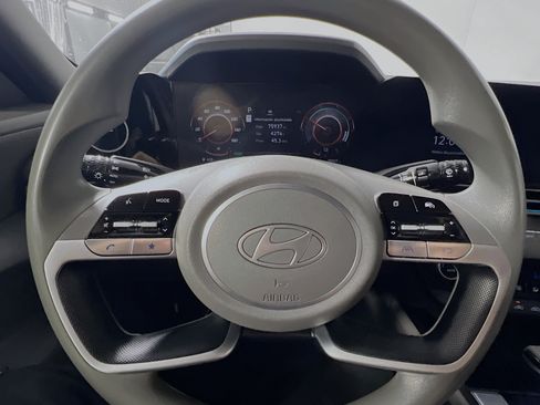 Used 2024 Hyundai Elantra Blue FWD image 18
