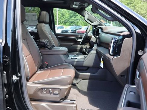 New 2026 GMC Sierra 3500 Denali w/ Denali Reserve Package AWD/4WD image 24