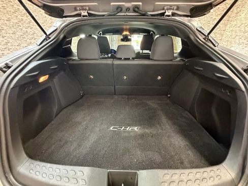 Used 2018 Toyota C-HR XLE image 11