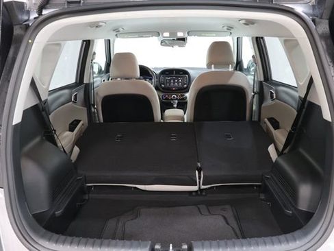 Used 2025 Kia Soul LX w/ LX Technology Package FWD image 33