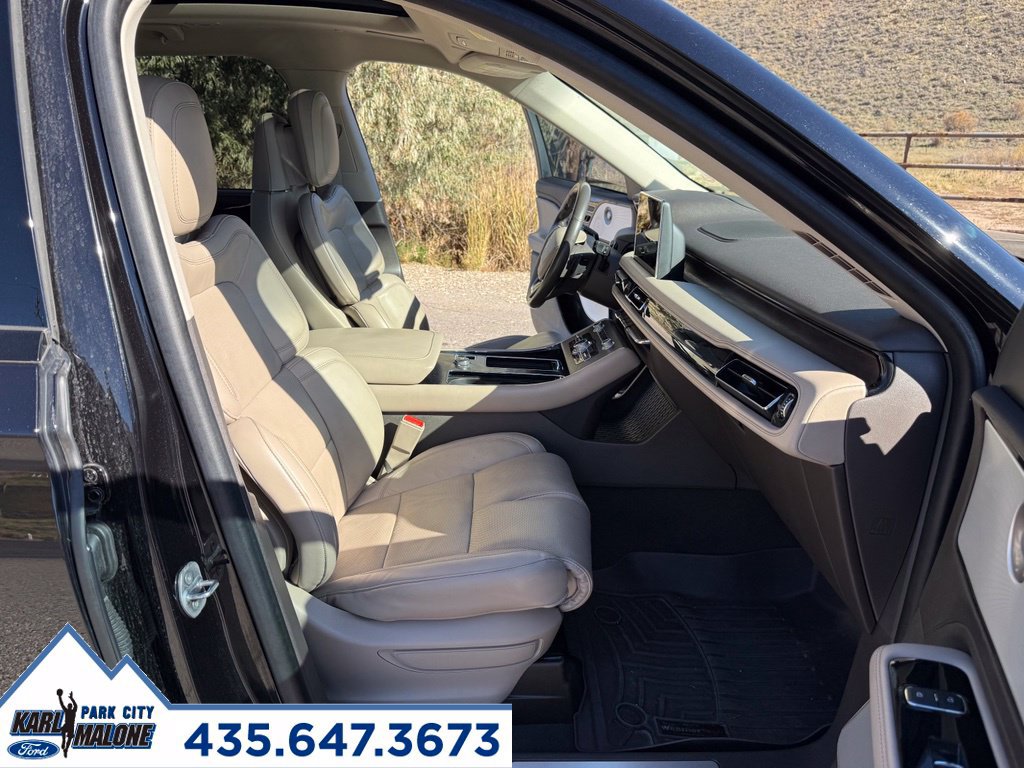 Used 2023 Lincoln Aviator Reserve w/ Equipment Group 201A AWD/4WD image 38