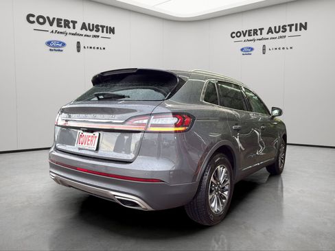 Used 2023 Lincoln Nautilus FWD w/ Premium Package image 5
