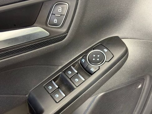 Used 2025 Ford Escape ST-Line Select AWD/4WD image 25