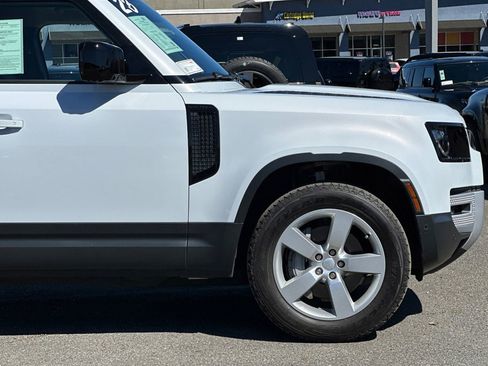 Certified 2023 Land Rover Defender 110 SE image 35