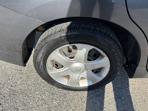 Used 2009 Toyota Matrix Base 4dr Wagon 4A image 35