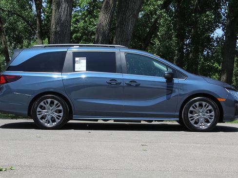 Used 2025 Honda Odyssey Touring image 9