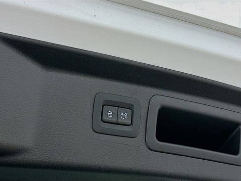 Used 2025 MAZDA CX-50 AWD 2.5 S w/ Premium Package image 32