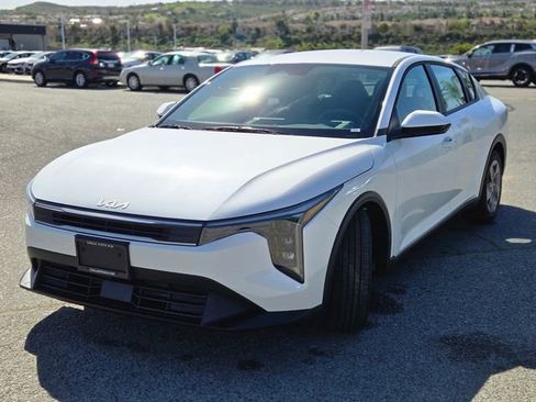 New 2026 Kia K4 FWD image 12