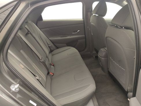 Used 2025 Hyundai Elantra SEL FWD image 19