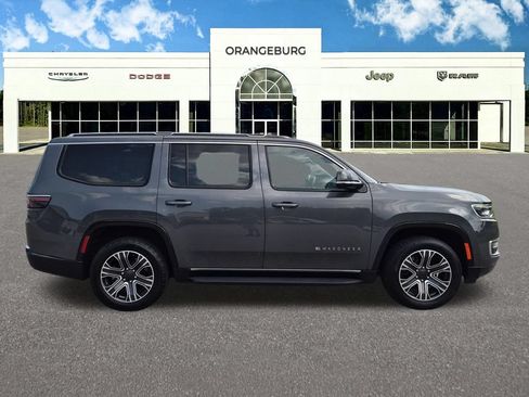 Used 2024 Jeep Wagoneer Series II AWD/4WD image 11