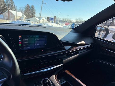 Used 2021 Cadillac Escalade Premium Luxury image 11