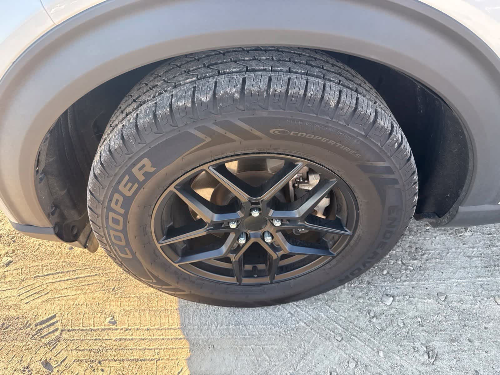 Used 2021 Ford Explorer XLT w/ Equipment Group 202A AWD/4WD image 6