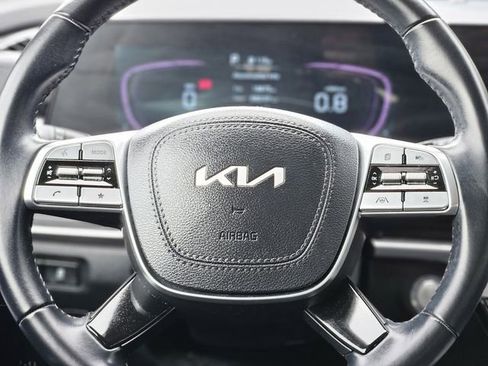 Used 2025 Kia Telluride S image 16