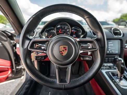 Used 2019 Porsche 718 Boxster RWD image 19
