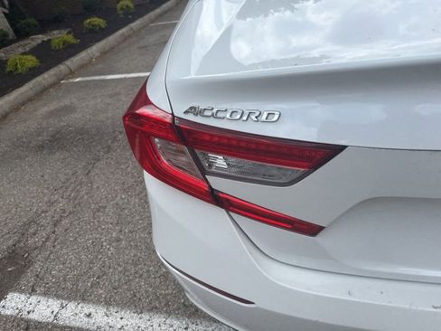 Used 2018 Honda Accord EX-L image 8