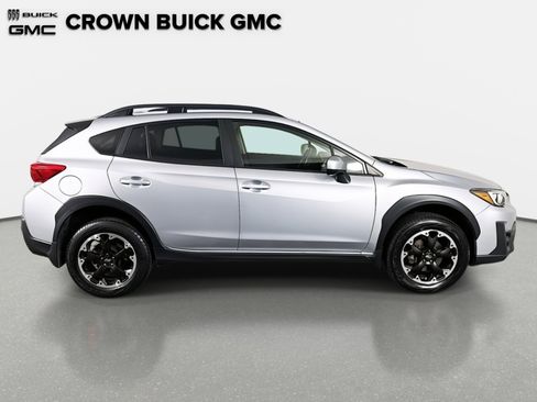 Used 2022 Subaru Crosstrek 2.0i Premium image 5