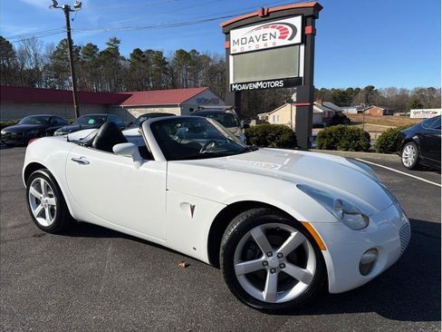 Used 2006 Pontiac Solstice Convertible w/ Premium Package image 1