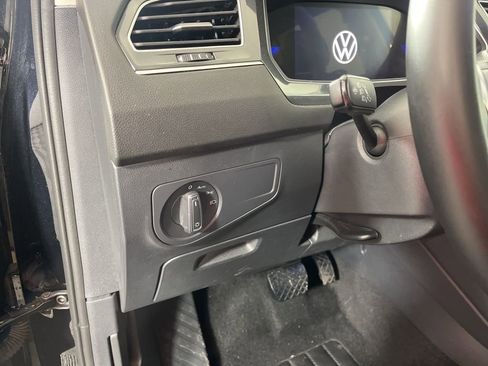 Used 2024 Volkswagen Tiguan SE image 26
