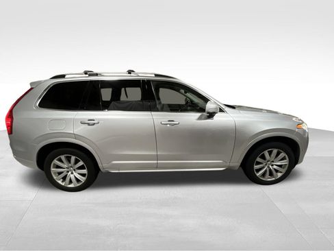 Used 2016 Volvo XC90 T6 Momentum w/ Momentum Plus Package AWD/4WD image 4