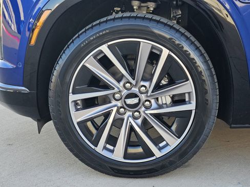 New 2026 Cadillac Vistiq Sport image 11