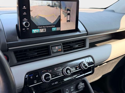 Used 2023 Honda Pilot Elite image 14
