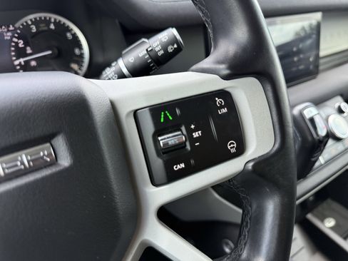 Used 2023 Land Rover Defender 90 S image 60