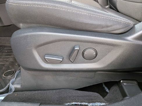 Used 2019 Ford Explorer XLT image 16