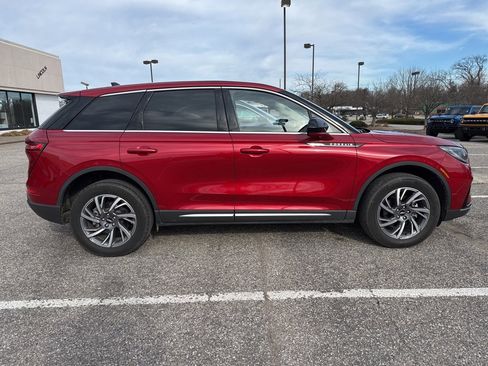 Used 2023 Lincoln Corsair AWD image 8