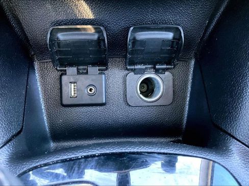 Used 2017 Chevrolet Cruze Premier image 32