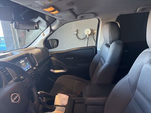 Used 2022 Nissan Frontier SV w/ Technology Package image 17