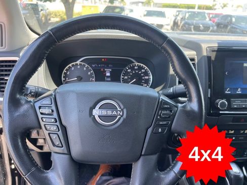 Used 2022 Nissan Frontier SV AWD/4WD image 13