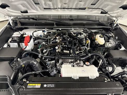Certified 2025 Toyota 4Runner SR5 AWD/4WD image 30