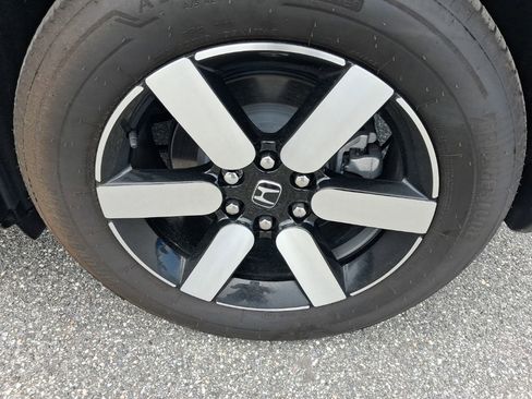 Used 2025 Honda Prologue Touring image 13