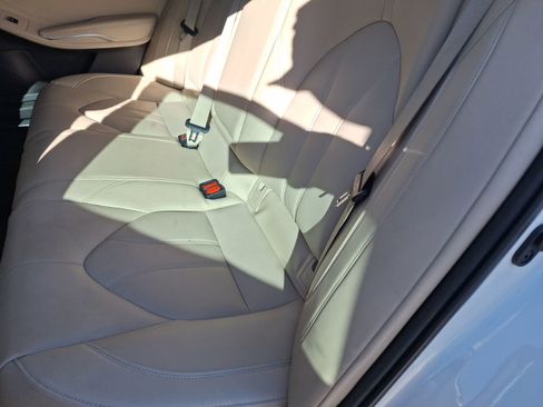 Used 2022 Toyota Avalon XLE image 29