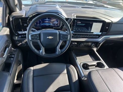 Certified 2025 Chevrolet Silverado 2500 LTZ w/ LTZ Convenience Package image 28