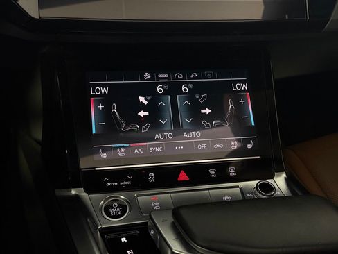 Used 2024 Audi Q8 e-tron Premium Plus w/ Premium Plus Package image 20