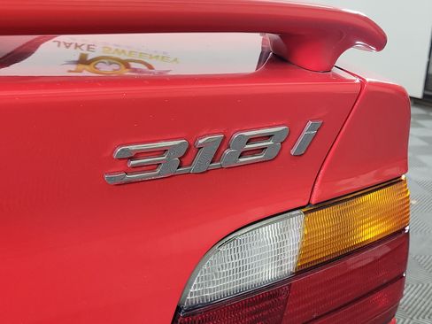 Used 1995 BMW 318i Convertible RWD image 7