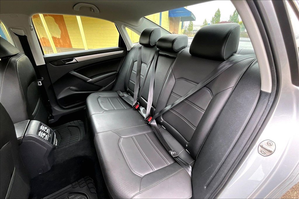 Used 2020 Volkswagen Passat 2.0T SE FWD image 21