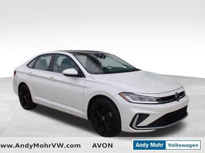 Used 2025 Volkswagen Jetta SE w/ Sunroof Package