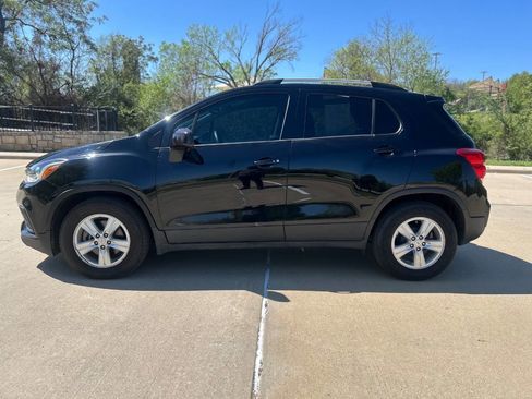 Used 2021 Chevrolet Trax LT w/ Driver Confidence Package image 9