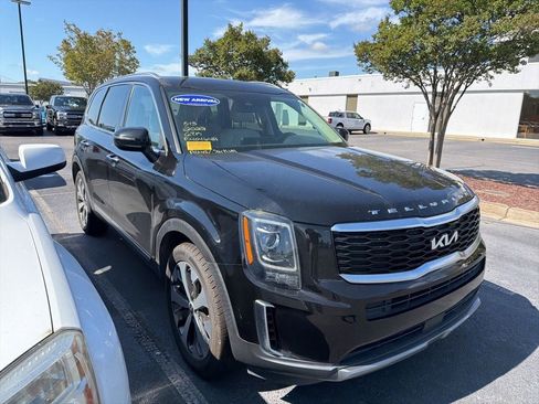 Used 2022 Kia Telluride S FWD image 14