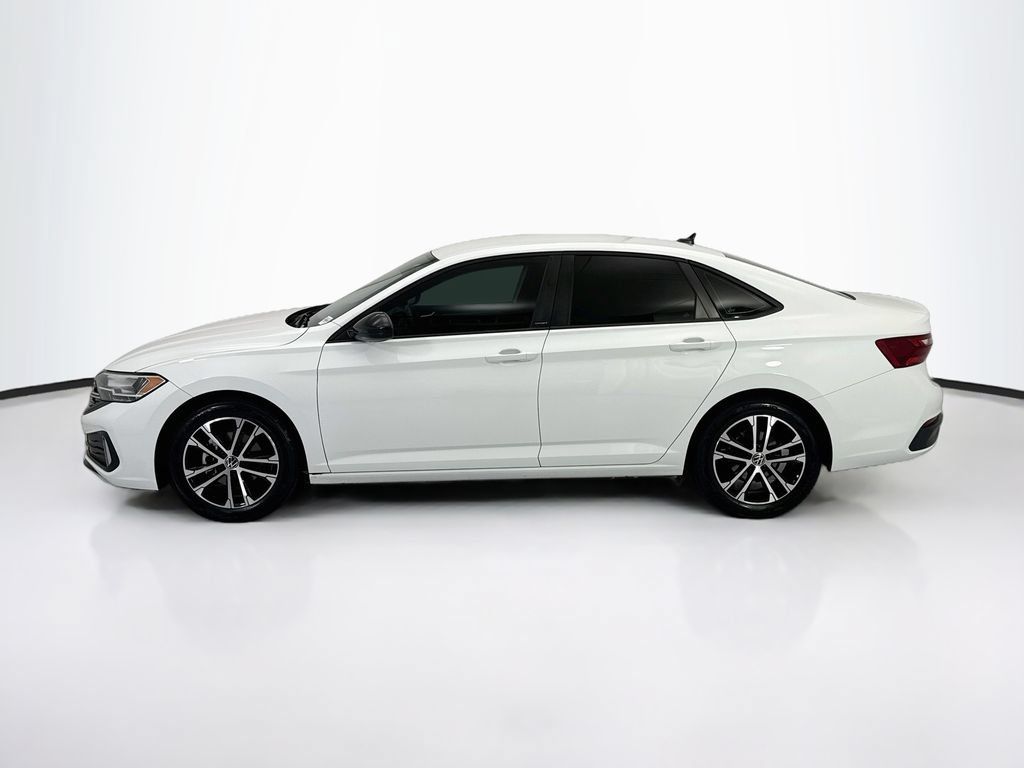 Used 2024 Volkswagen Jetta Sport FWD image 8
