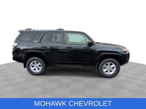 Used 2022 Toyota 4Runner SR5 AWD/4WD image 10
