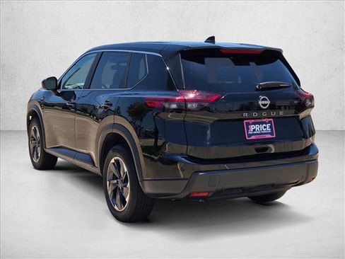 Used 2025 Nissan Rogue SV FWD image 8