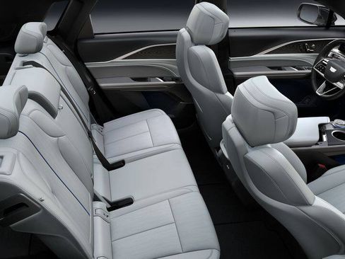 New 2026 Cadillac Lyriq Luxury AWD/4WD image 71